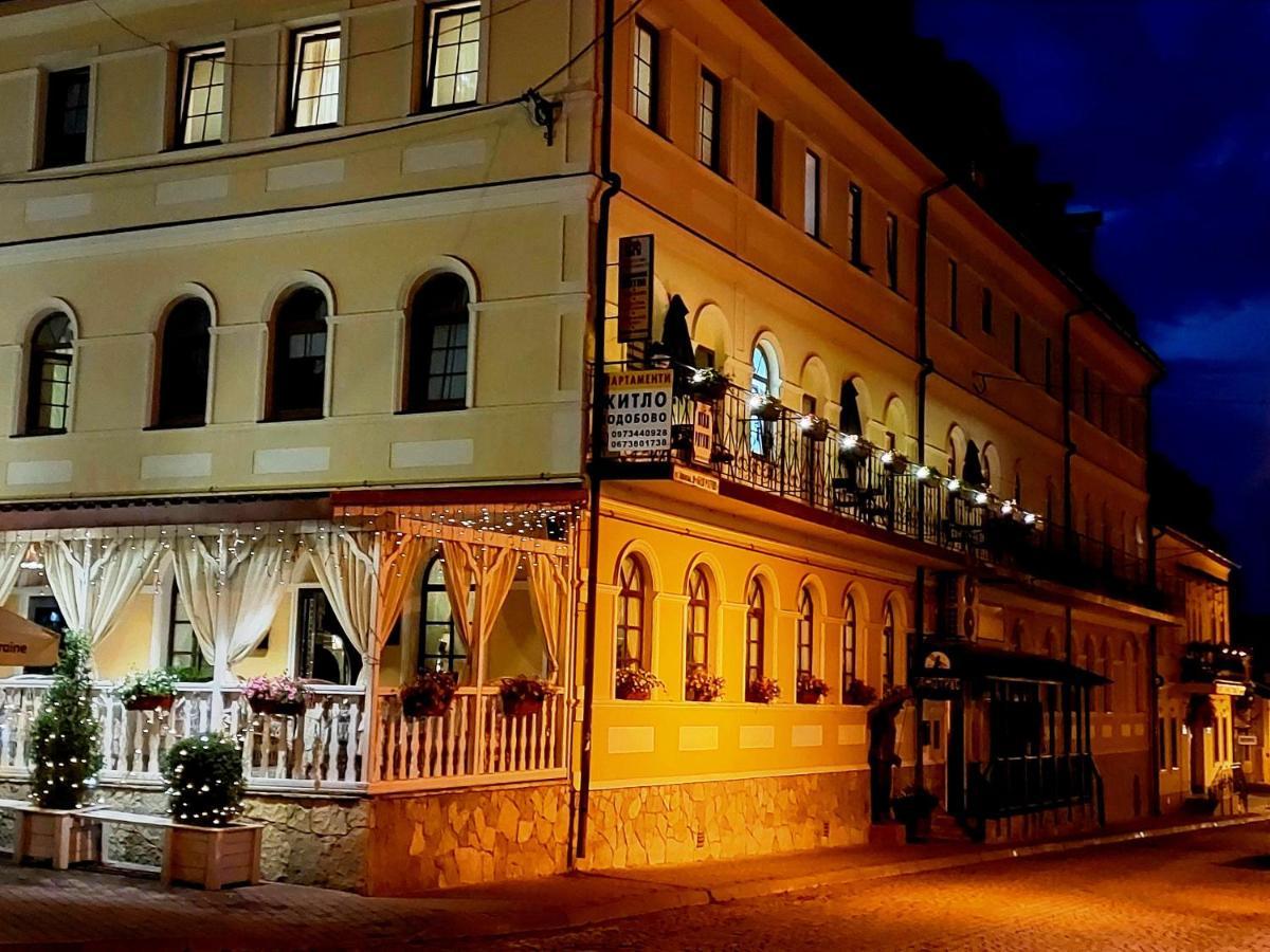 Apartments U Ratushi Kamianets-Podilskyi Exterior foto